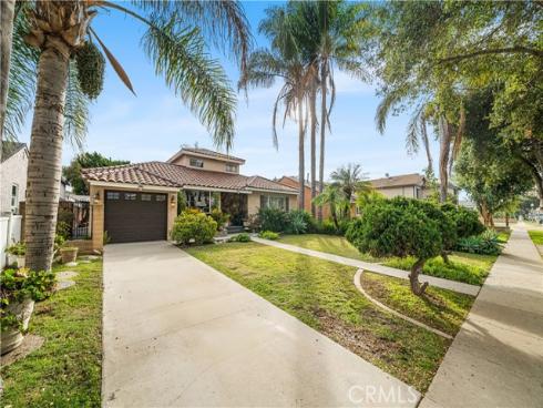 10702  Oak  , Los Alamitos, CA