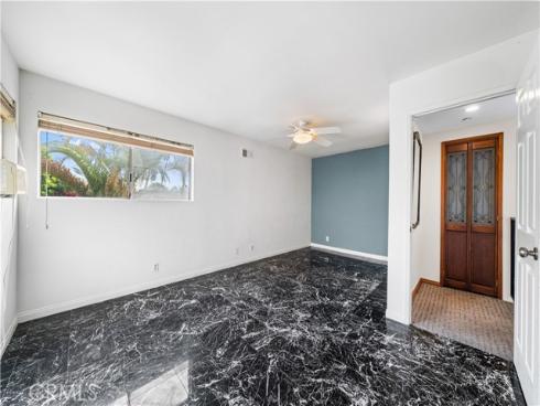 10702  Oak  , Los Alamitos, CA