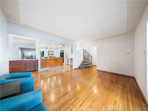 10702  Oak  , Los Alamitos, CA