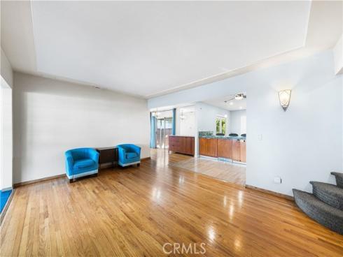 10702  Oak  , Los Alamitos, CA