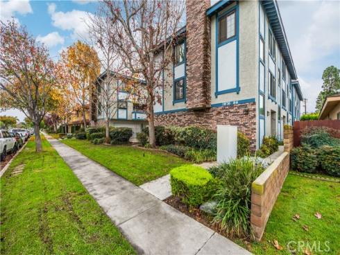 3878 Howard Avenue 8