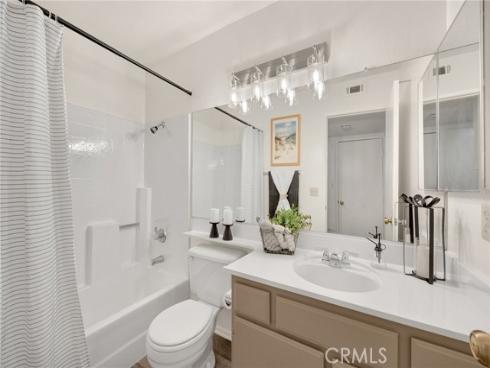 3845  Farquhar  , Los Alamitos, CA