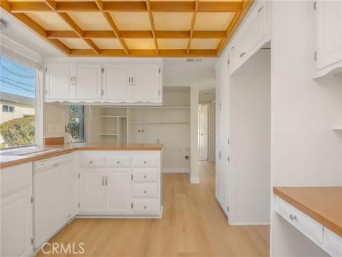 11305  Loch Lomond   Road, Los Alamitos, CA