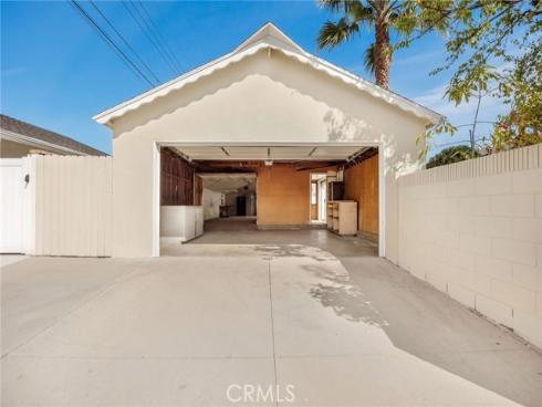 11305  Loch Lomond   Road, Los Alamitos, CA