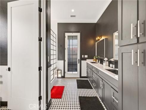 10901  Chestnut   Street, Los Alamitos, CA