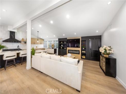 12746  Martha Ann  , Los Alamitos, CA