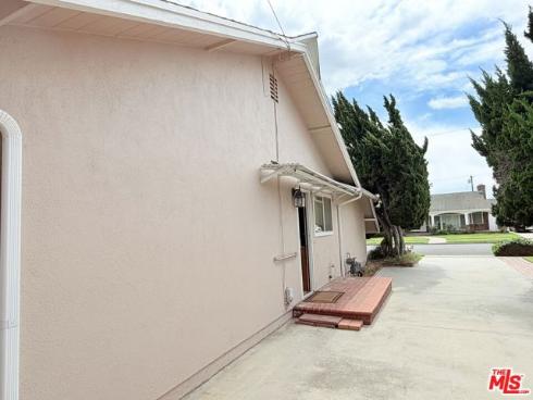 3001  Saint Albans   Drive, Los Alamitos, CA