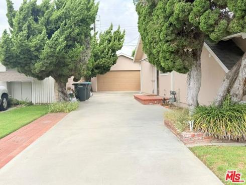 3001  Saint Albans   Drive, Los Alamitos, CA