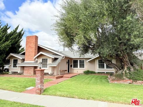 3001  Saint Albans   Drive, Los Alamitos, CA