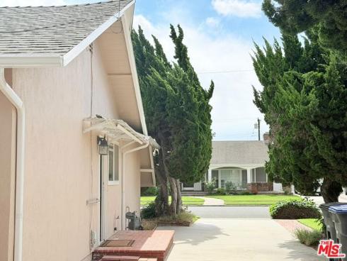 3001  Saint Albans   Drive, Los Alamitos, CA