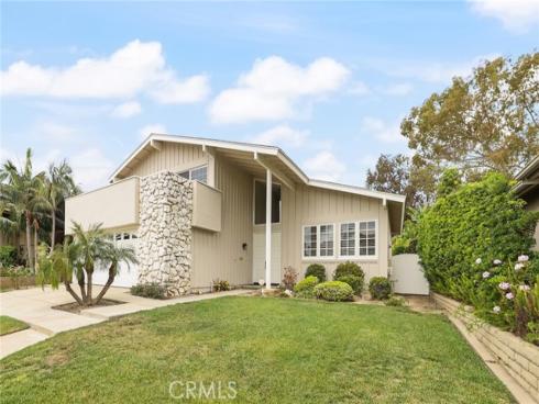 3631  Toland Ave  , Los Alamitos, CA