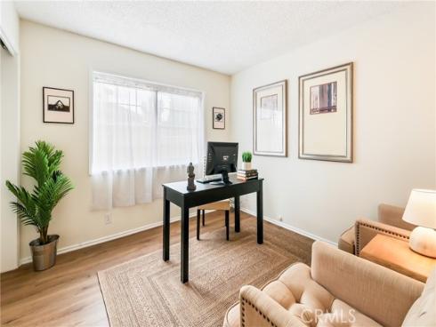 3631  Toland Ave  , Los Alamitos, CA