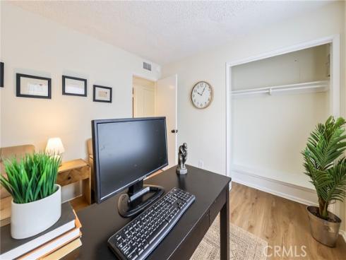 3631  Toland Ave  , Los Alamitos, CA