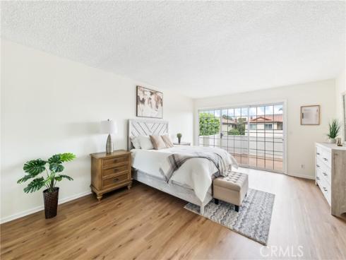 3631  Toland Ave  , Los Alamitos, CA