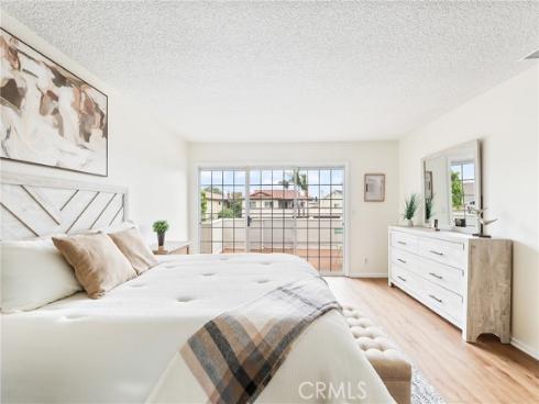 3631  Toland Ave  , Los Alamitos, CA