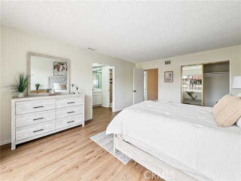 3631  Toland Ave  , Los Alamitos, CA