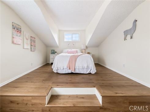 3631  Toland Ave  , Los Alamitos, CA