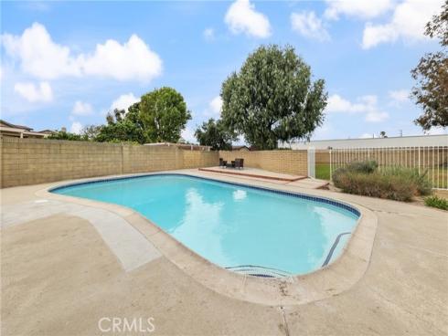 3631  Toland Ave  , Los Alamitos, CA