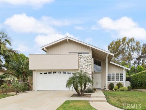 3631  Toland Ave  , Los Alamitos, CA