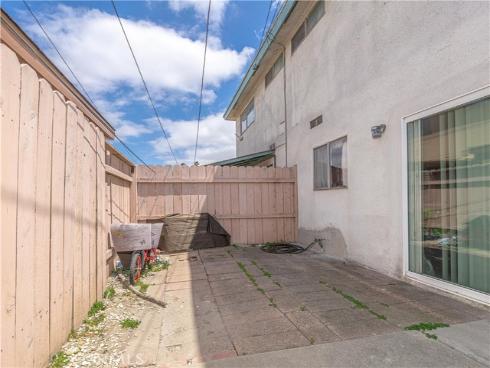 10921  Walnut  , Los Alamitos, CA