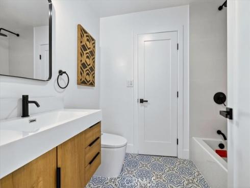 11131  Ticonderoga  , Los Alamitos, CA