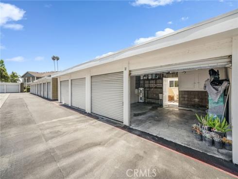 3342  Bradbury  10 , Los Alamitos, CA