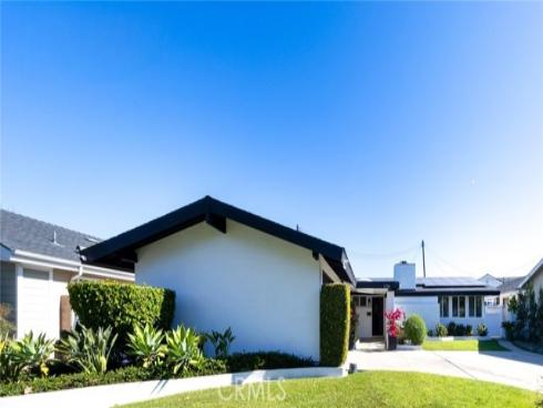 12746  Martha Ann  , Los Alamitos, CA