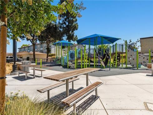 3876 Howard 7 Avenue, Los Alamitos, CA