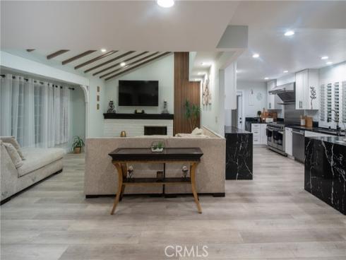 2821  Tigertail  , Los Alamitos, CA