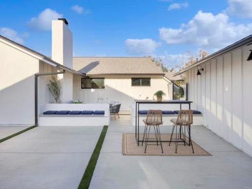 3221 Kempton Drive , Los Alamitos, CA