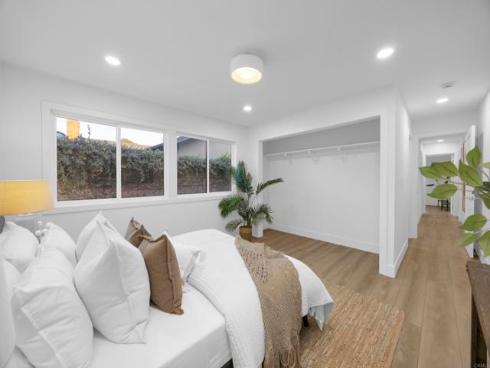 3221 Kempton Drive , Los Alamitos, CA