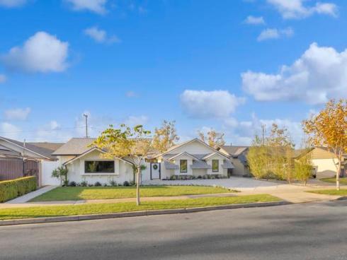 3221 Kempton Drive , Los Alamitos, CA