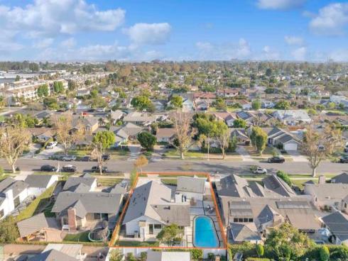 3221 Kempton Drive , Los Alamitos, CA