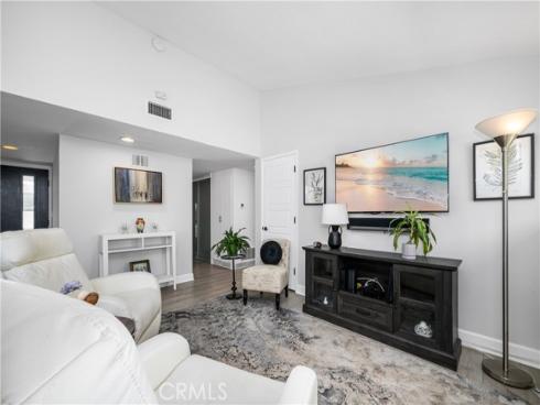 12391 Martha Ann , Los Alamitos, CA