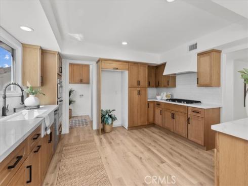 12042  Davenport  , Los Alamitos, CA