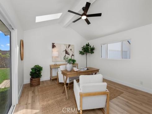 12042  Davenport  , Los Alamitos, CA