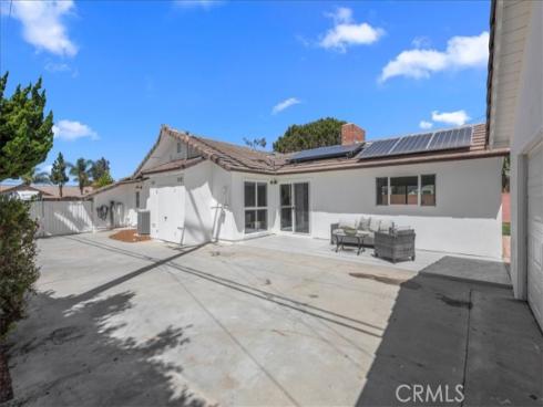 12042  Davenport  , Los Alamitos, CA