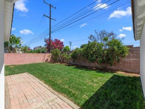 12042  Davenport  , Los Alamitos, CA