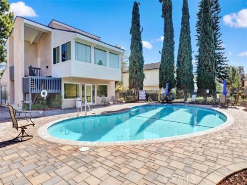 5021 Apollo Circle, Los Alamitos, CA