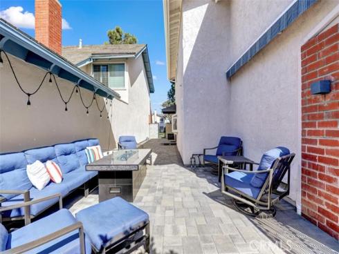 5021 Apollo Circle, Los Alamitos, CA