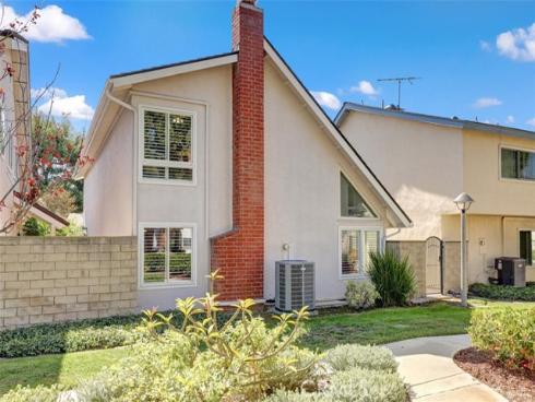 5021 Apollo Circle, Los Alamitos, CA
