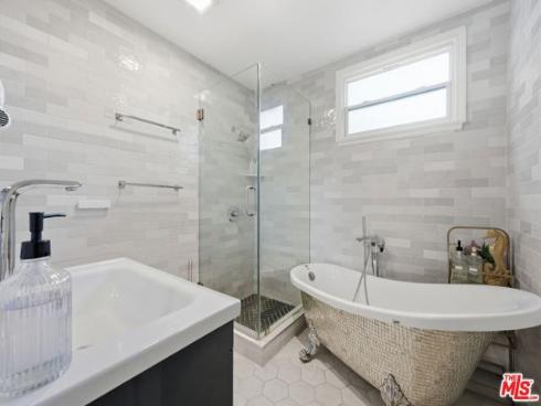 15381  Pacific   Street, Midway City, CA