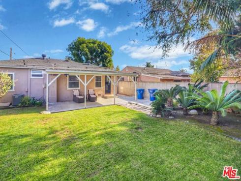 15381  Pacific   Street, Midway City, CA