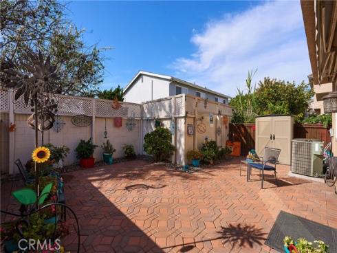 7801  Pacific   Circle, Midway City, CA