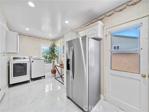 7802  Darwin   Avenue, Midway City, CA