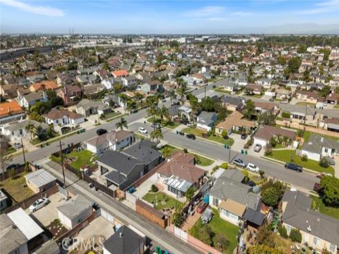 7802  Darwin   Avenue, Midway City, CA