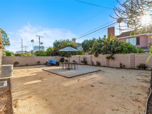 15421  Cedarwood  , Midway City, CA