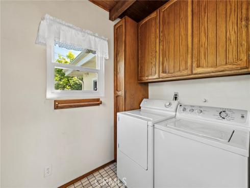 7852  Darwin   Avenue, Midway City, CA