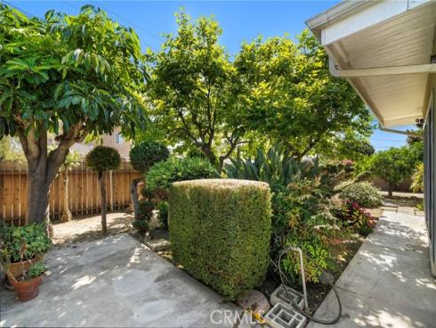 7852  Darwin   Avenue, Midway City, CA