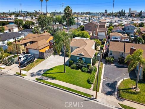 7852  Darwin   Avenue, Midway City, CA